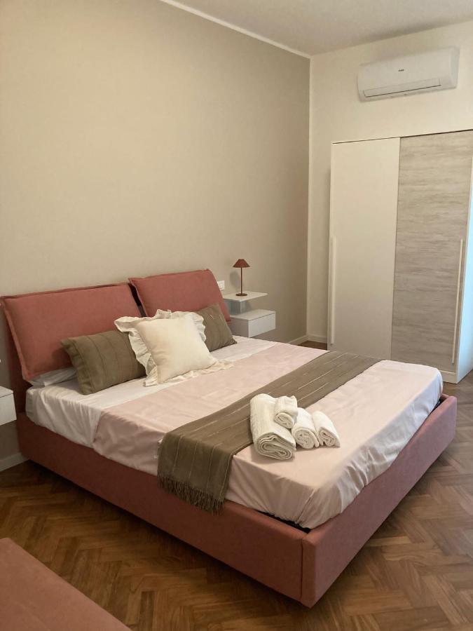 Case Vacanze Monroe 1 Palermo Exterior foto